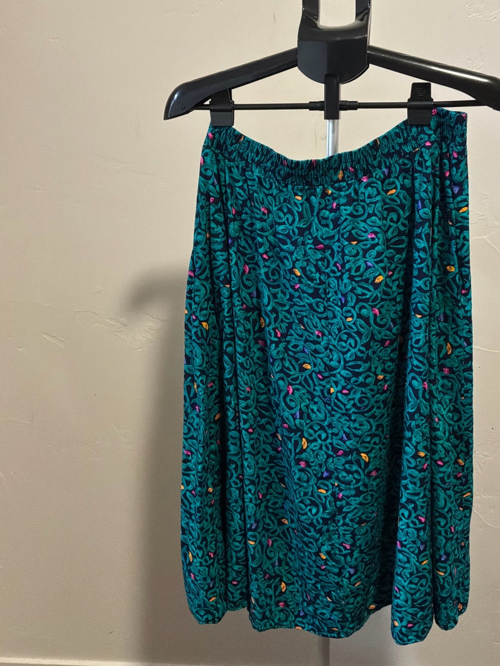 Vintage Teal Floral Print Elastic Waist Midi Skirt silhouettes